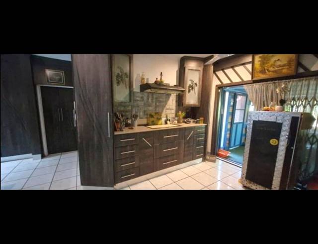 3 BEDROOM HOUSE FOR SALE IN ARBORETUM